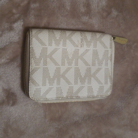 Michael Kors wallet - Picture 3 of 3